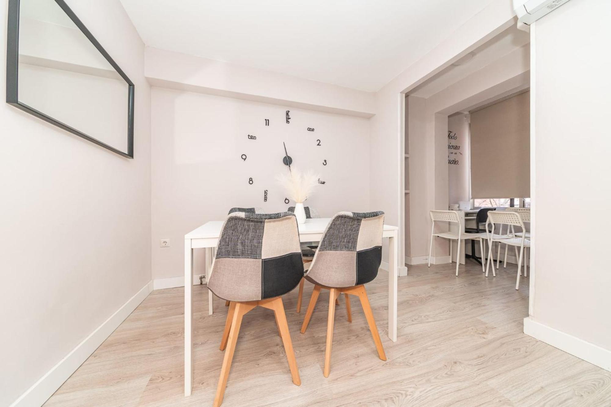 Elegant 6 Pax Apartment In Plaza Eliptica - Sm17 — Photos 2