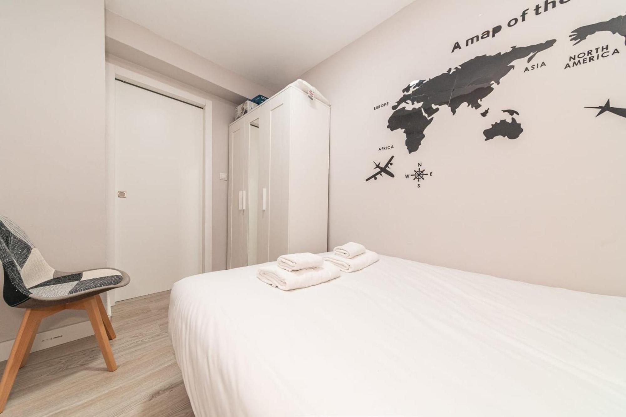 Elegant 6 Pax Apartment In Plaza Eliptica - Sm17 — Photos 1